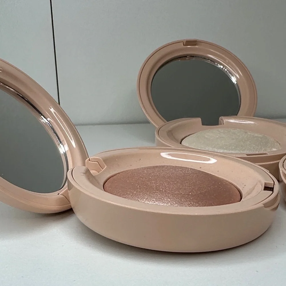 Rare Beauty Highlighter Trio - Picture 4 of 10